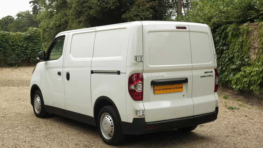 Maxus Deliver 3 E L2 Electric 118KW Chassis CAB 51.5Kwh Auto