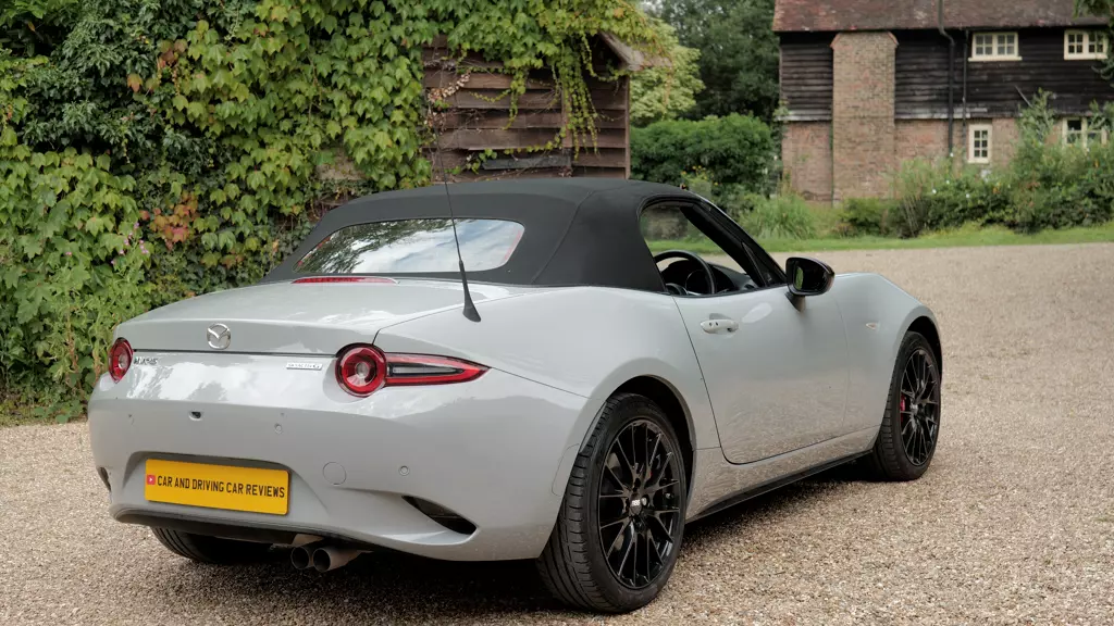 Mazda MX-5 1.5 132 Exclusive-Line 2dr